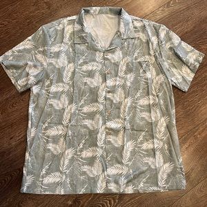 Hawaiian button up shirt
